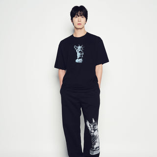 AC BEAR STATUE OF LIBERTY SHORT SLEEVE T-SHIRT BLACK
