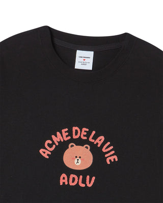 BEAR DOLL HUG BROWN LINE FRIENDS SHORT SLEEVE T-SHIRT BLACK