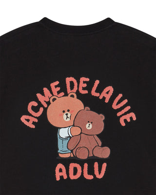 BEAR DOLL HUG BROWN LINE FRIENDS SHORT SLEEVE T-SHIRT BLACK