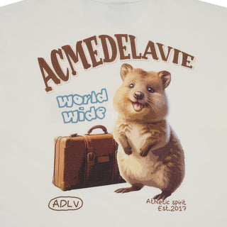 WORLD WIDE TRAVEL QUOKKA ARTWORK SHORT SLEEVE T-SHIRT (OVERSEAS EXCLUSIVE) CREAM