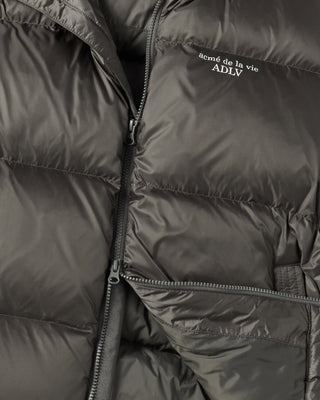 STITCH BASIC LOGO SHORT DUCK DOWN JACKET DARK KHAKI