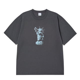 AC BEAR STATUE OF LIBERTY SHORT SLEEVE T-SHIRT CHARCOAL