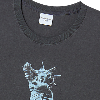 AC BEAR STATUE OF LIBERTY SHORT SLEEVE T-SHIRT CHARCOAL
