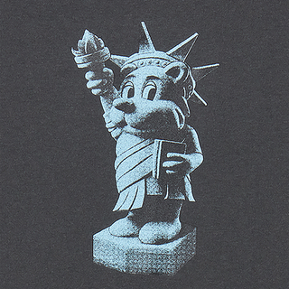 AC BEAR STATUE OF LIBERTY SHORT SLEEVE T-SHIRT CHARCOAL