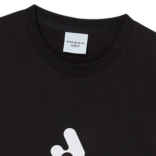 WOMAN A SYMBOL SHORT SLEEVE T-SHIRT BLACK