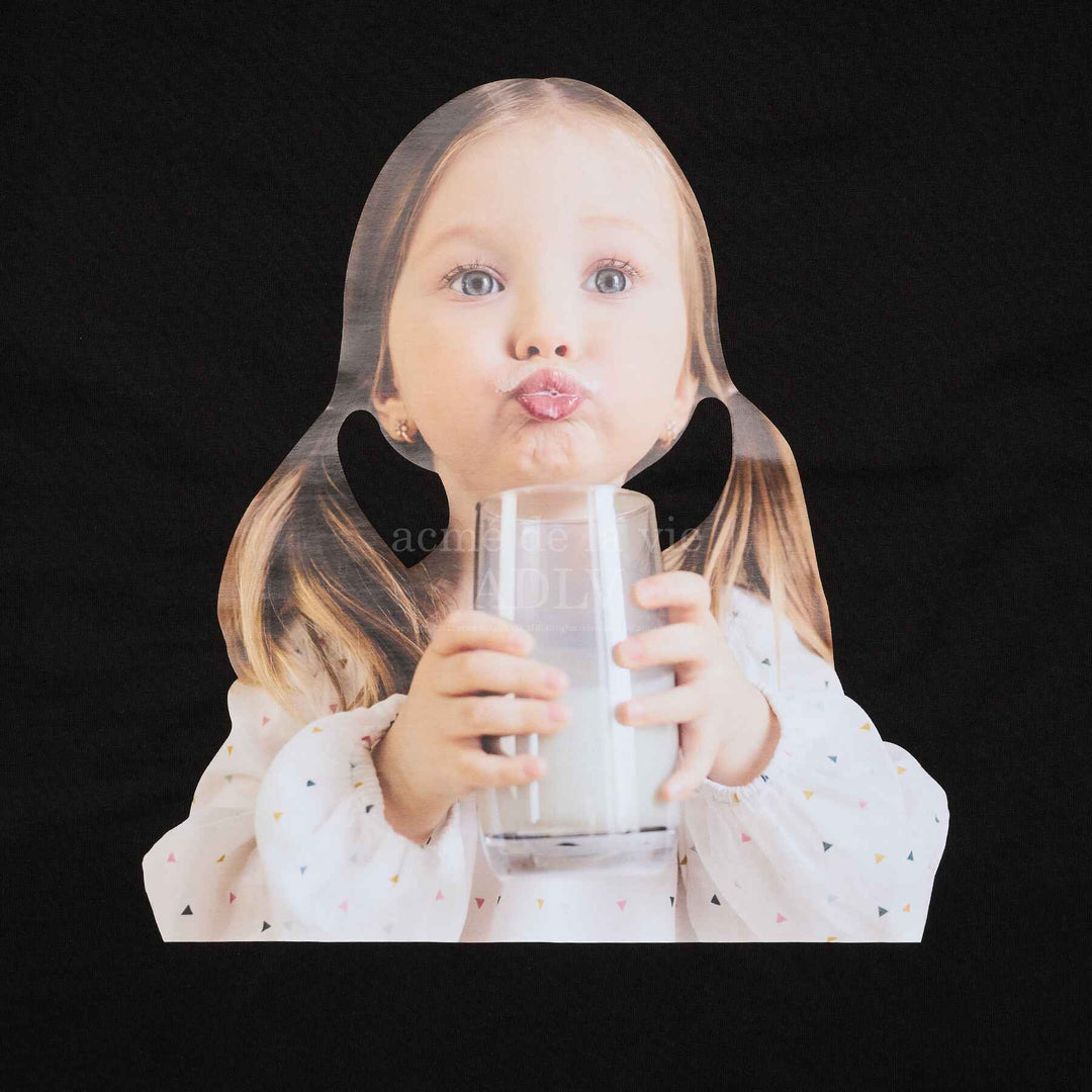 Beli BABY FACE MILK GIRL SHORT SLEEVE TSHIRT BLACK Korea