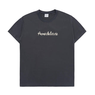 CHAIN EMBOSSING SCRIPT PRINTING SHORT SLEEVE T-SHIRT CHARCOAL