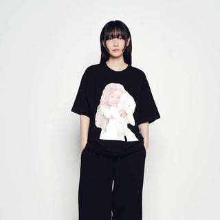 BABY FACE HUG BEAR DOLL SLEEVE T-SHIRT BLACK
(OVERSEAS & DOMESTIC EXCLUSIVE)