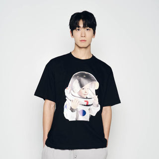BABY FACE SPACE SUIT BOY SLEEVE T-SHIRT BLACK
(DOMESTIC DUTY FREE EXCLUSIVE)