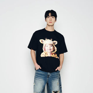 BABY FACE GIRAFFE BABY SLEEVE T-SHIRT BLACK
(DOMESTIC DUTY FREE EXCLUSIVE)