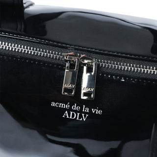 ENAMEL DUFFEL SHOULDER BAG BLACK