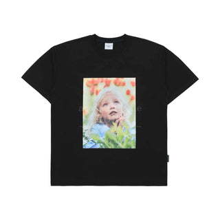 BABY FACE FLOWER GARDEN GIRL SHORT SLEEVE T-SHIRT BLACK