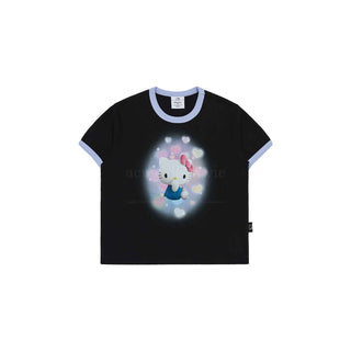 acme de la vie / Sanrio HELLO KITTY 3D ARTWORK MIDDLE CROP SHORT SLEEVE T-SHIRT BLACK