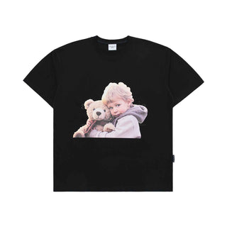 BABY FACE BEAR DOLL HUG SHORT SLEEVE T-SHIRT BLACK