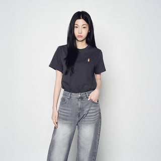 WOMAN STAND AC BEAR SHORT SLEEVE T-SHIRT CHARCOAL